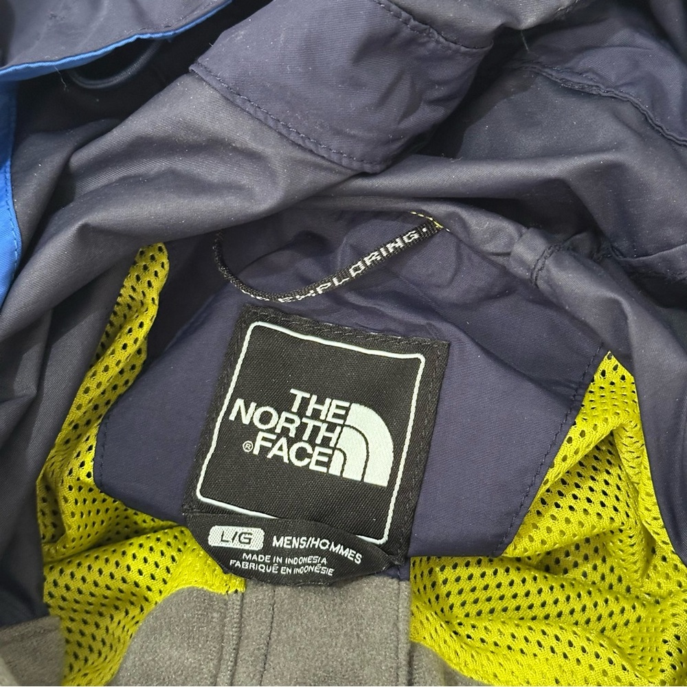 The North Face Men’s Large Hooded Insulated Jacket, Blue Gray Yellow Colorblock - Picture 2 of 12